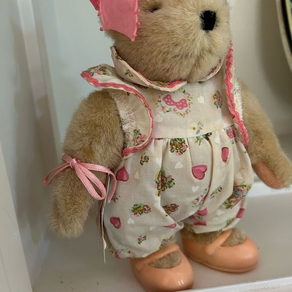 Muffy VanderBear Vintage Valentine Bear - Picture 2 of 4